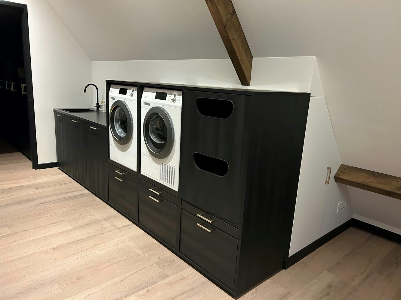 upstairs laundry room Washtower